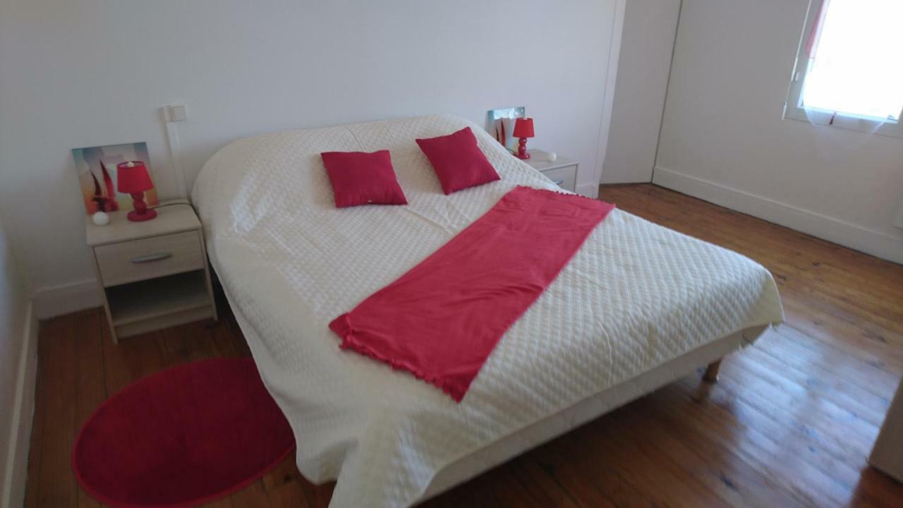 appartement de 79 m² à 500 mètres de la cure Jonzac Esterno foto