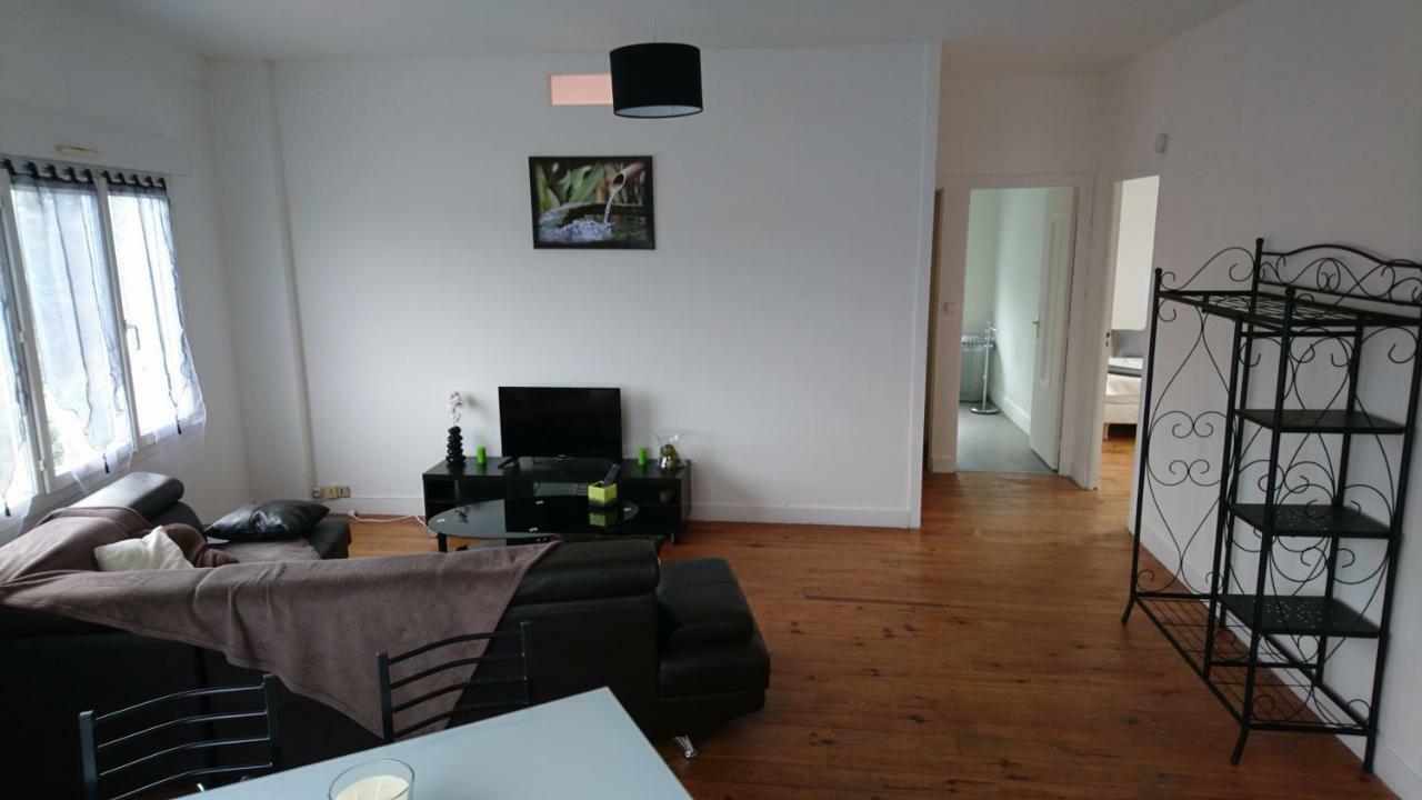 appartement de 79 m² à 500 mètres de la cure Jonzac Esterno foto